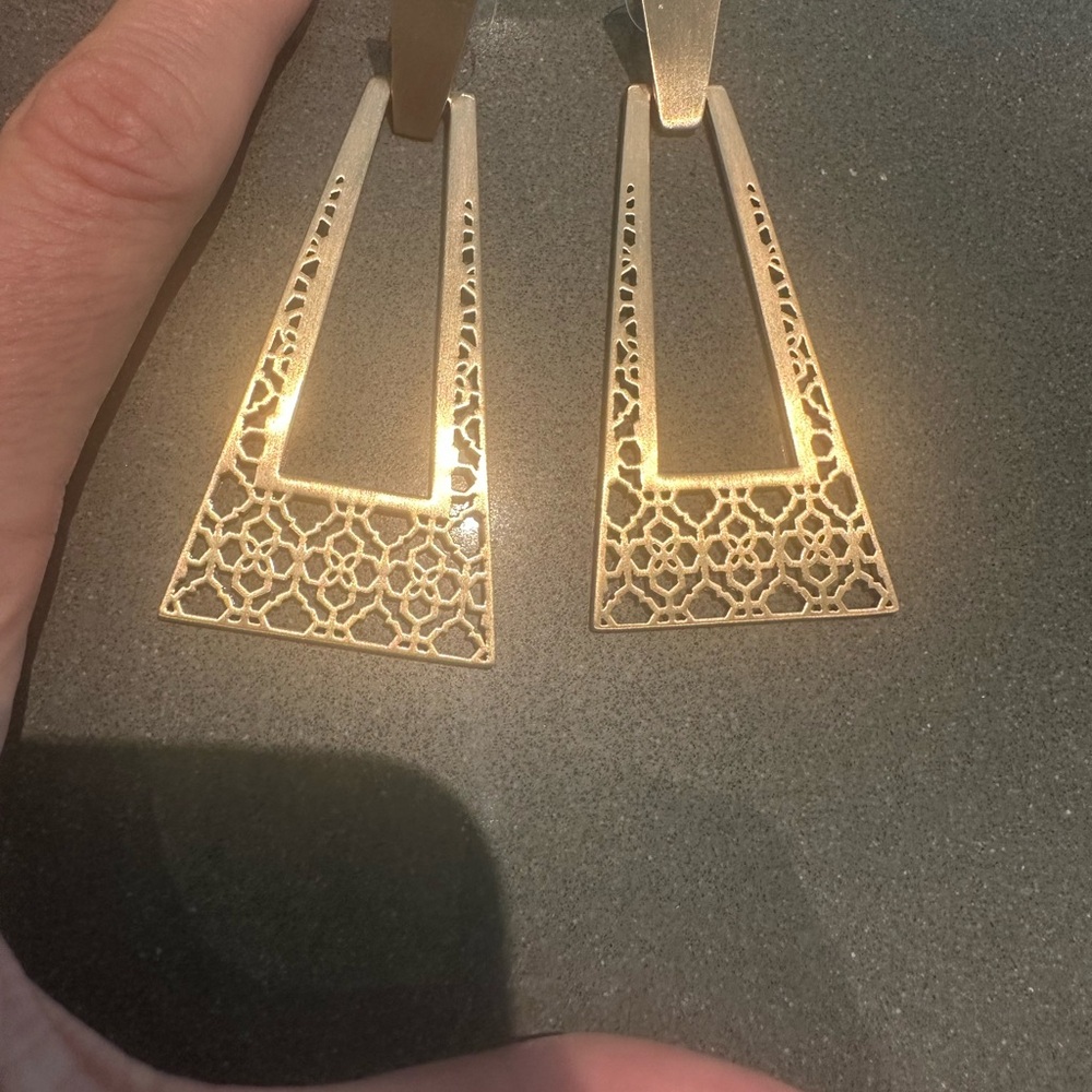 Kendra Scott rose gold statement earrings never been worn